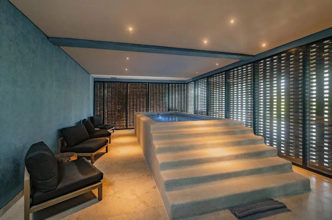 Hotel Estudio Playa Mujeres Cancún